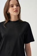 Bisiklet Yaka Ön Yüzünde Taş Kalp Aksesuarlı  Slim Fitilli T-Shirt thumbnail 2